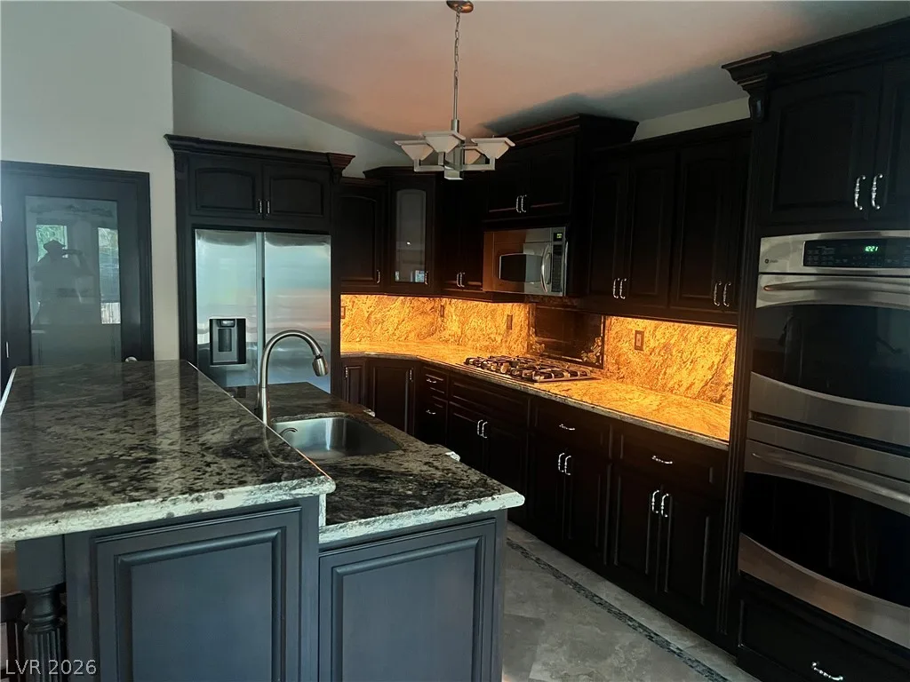 8225 Woodland Prairie Avenue — photo 3