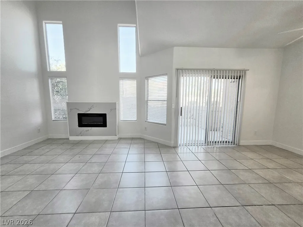 5125 West Reno Avenue 1015 — photo 2