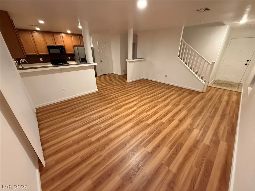 8217 Time Machine Avenue — photo 3