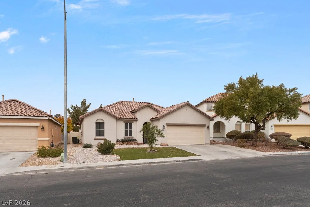 1217 Cove Palisades Drive — photo 1