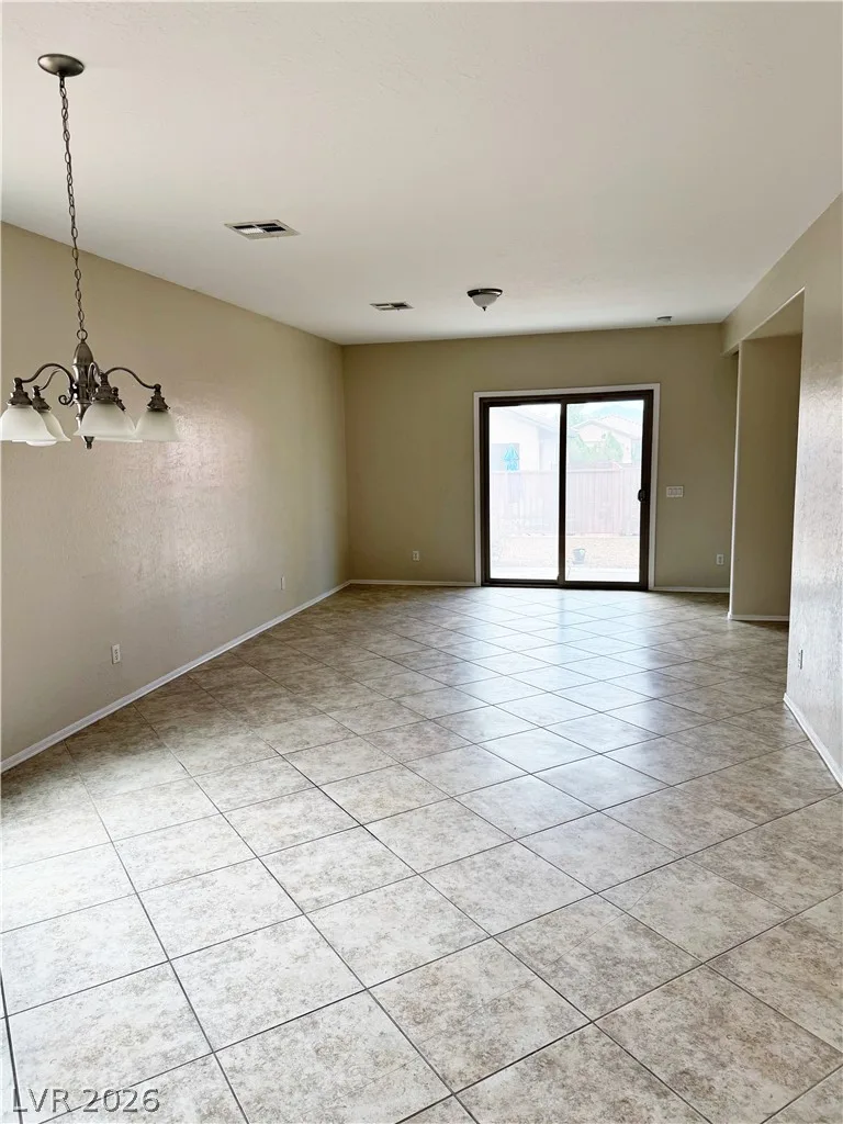 6101 Saddle Horse Avenue — photo 4