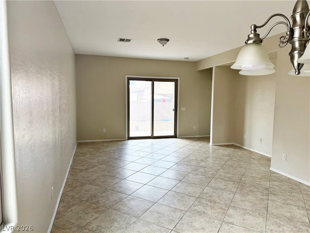 6101 Saddle Horse Avenue — photo 5