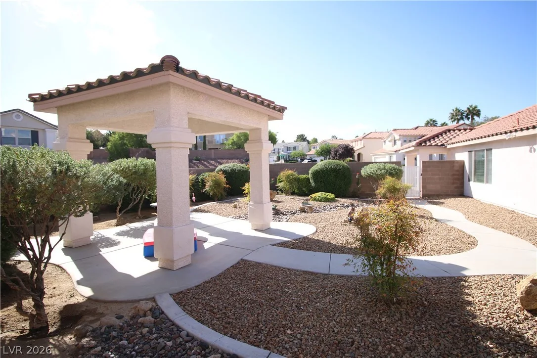 2310 Ashdale Way — photo 2