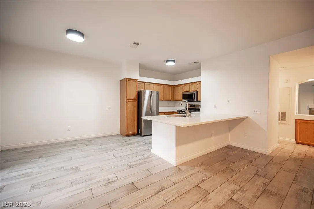 5415 West Harmon Avenue 1057 — photo 2