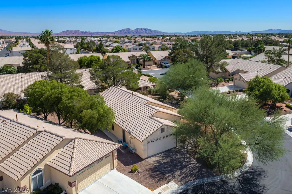 4824 Lawnwood Court — photo 4