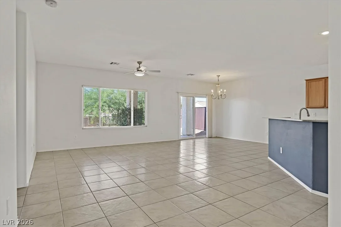 2223 Twin Falls Drive — photo 2