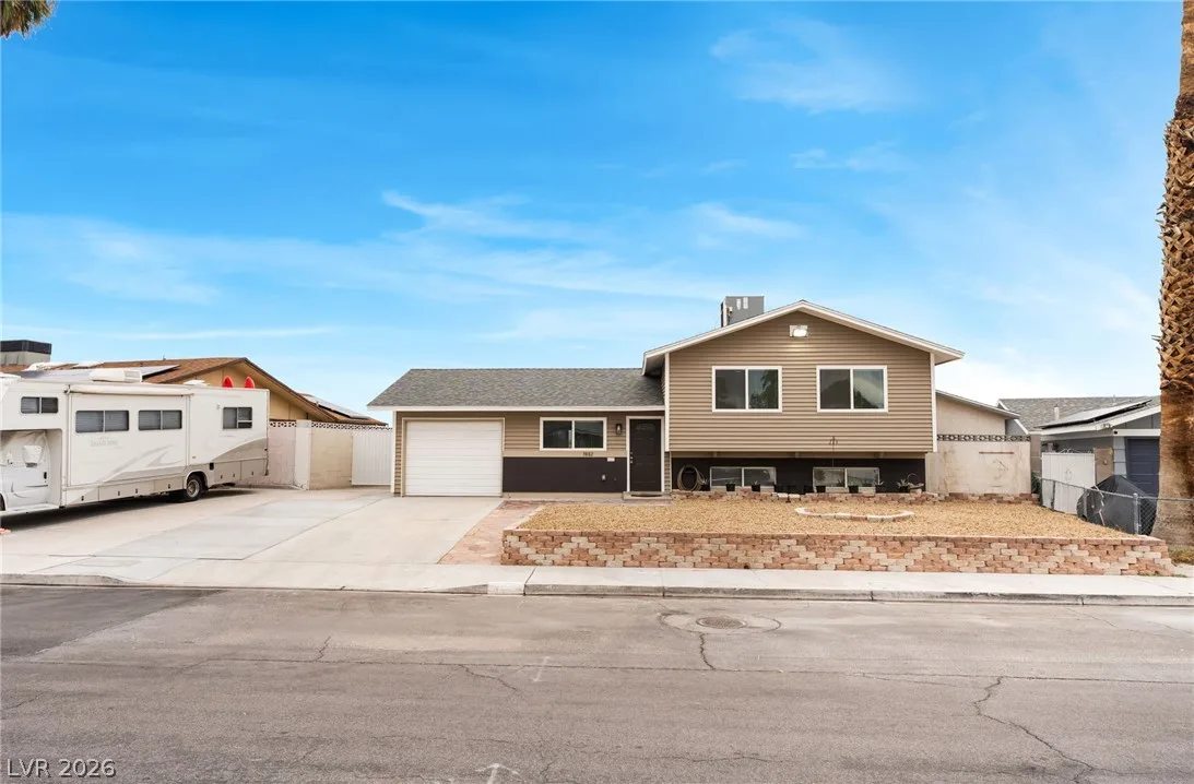 3882 Chinchilla Avenue — photo 1