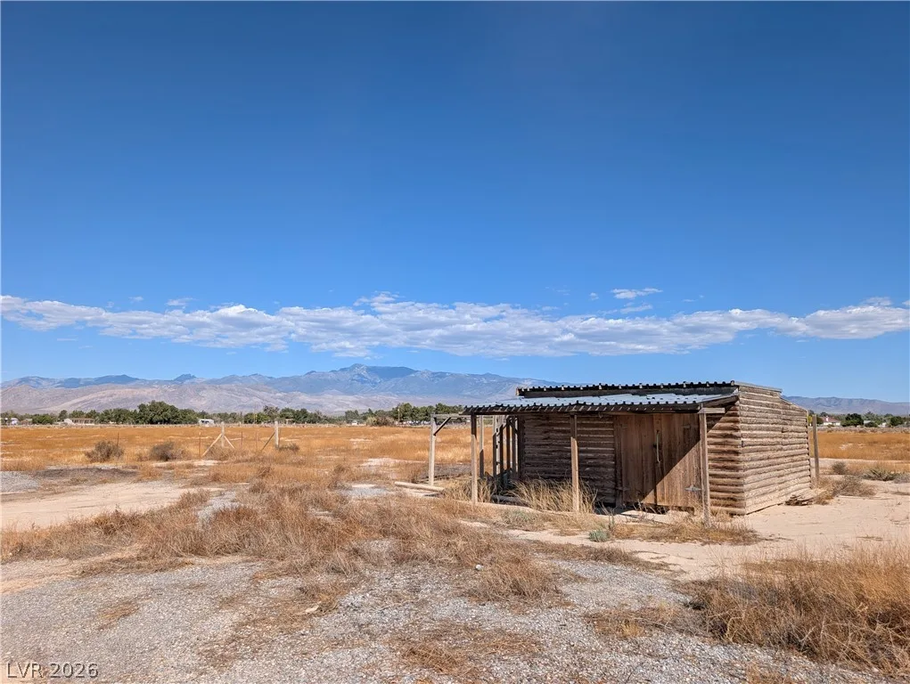 7801 Pioneer Lane — photo 3