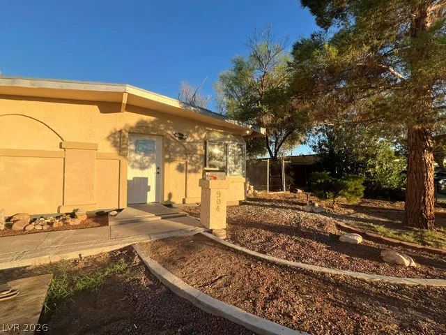 904 Elko Way — photo 1