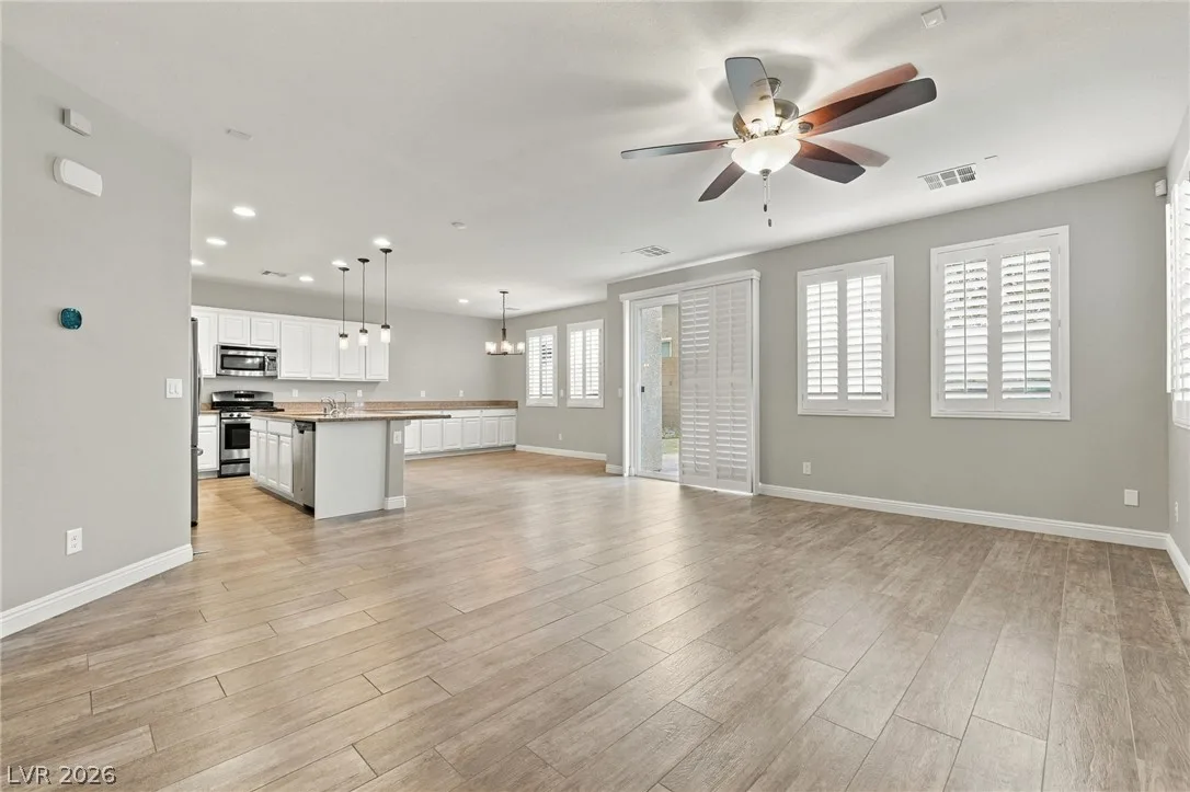636 Crying Bird Avenue — photo 2