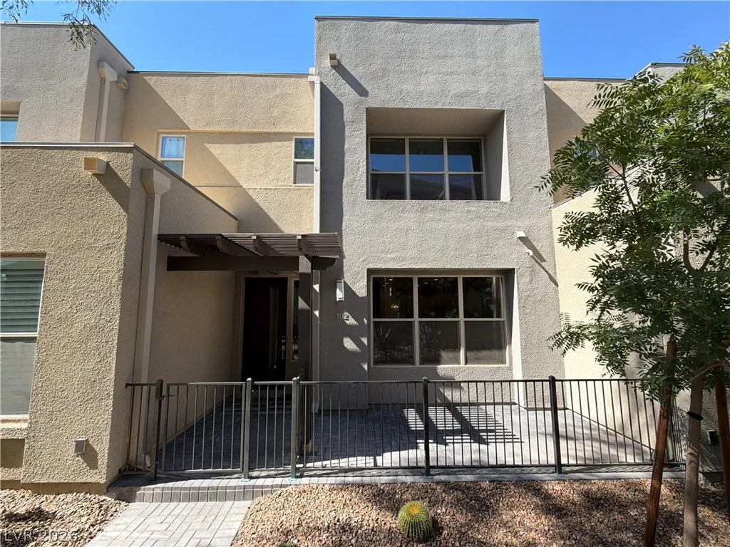 1250 Venue Street 102 — photo 1