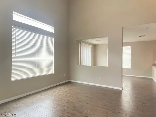 6269 Glimmering Light Avenue — photo 2