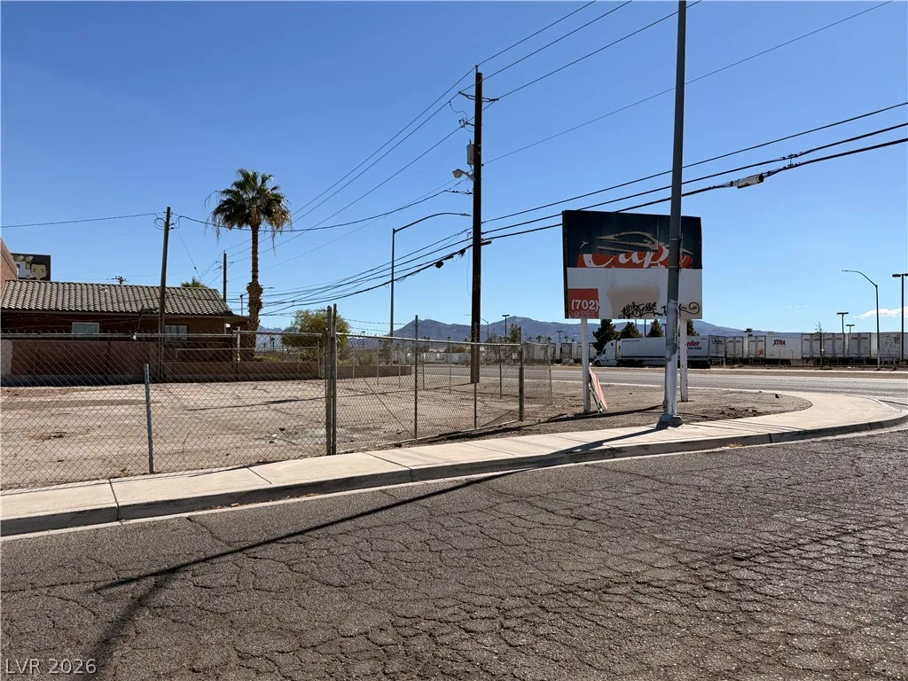 6101 Boulder Highway — photo 1