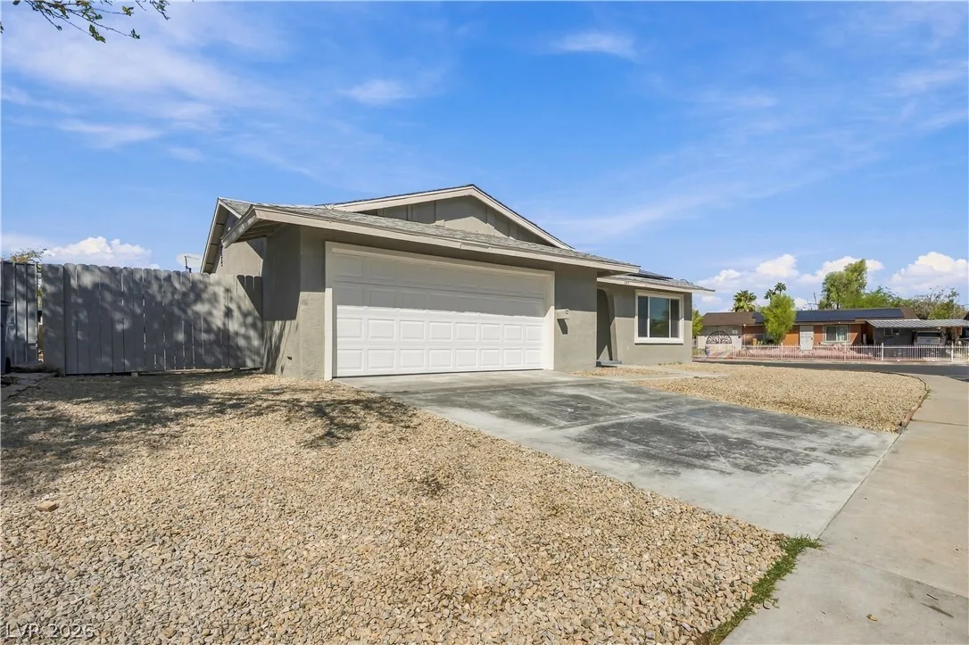 1217 Vaughn Street — photo 1