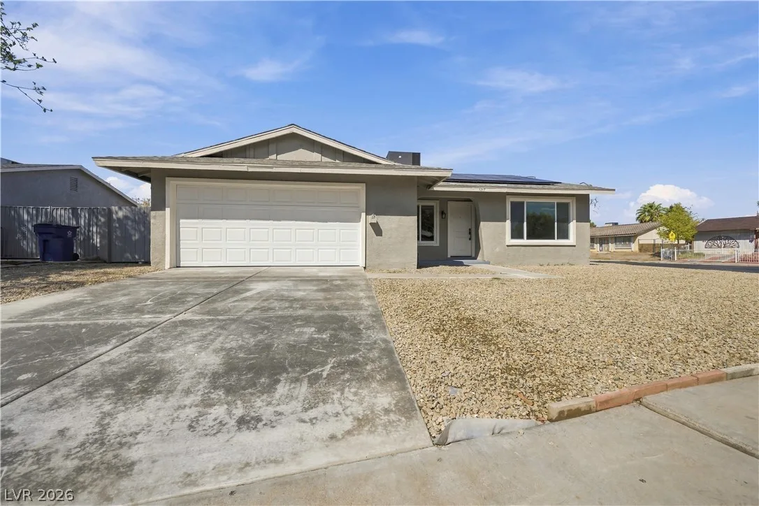 1217 Vaughn Street — photo 2