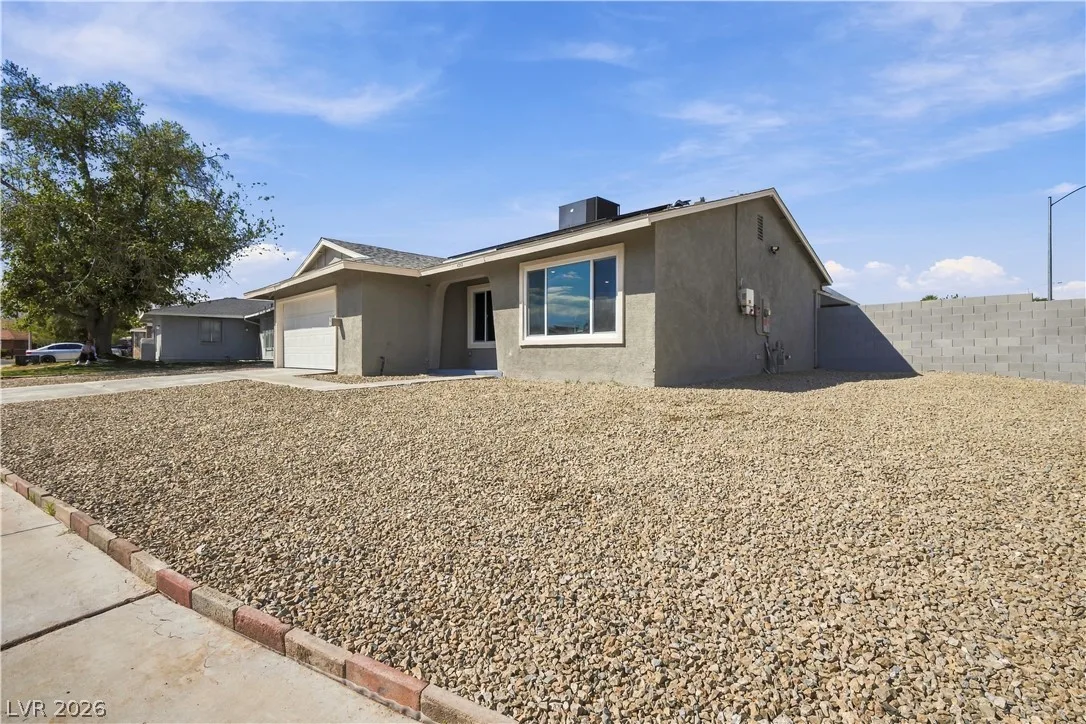 1217 Vaughn Street — photo 3