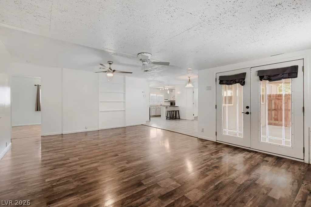 5422 North Sir Richard Drive — photo 4