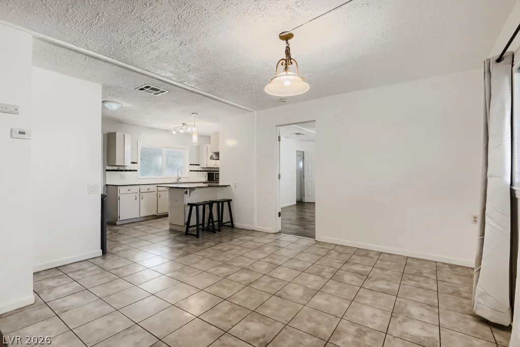 5422 North Sir Richard Drive — photo 5
