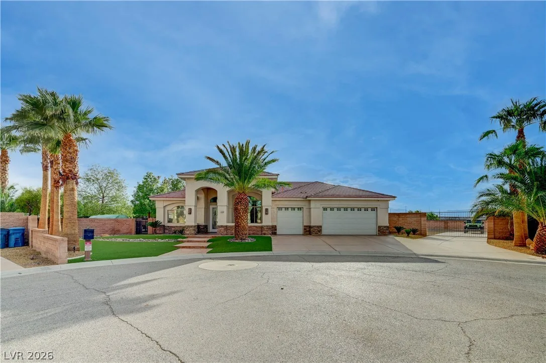 135 East Mesa Verde Lane — photo 1