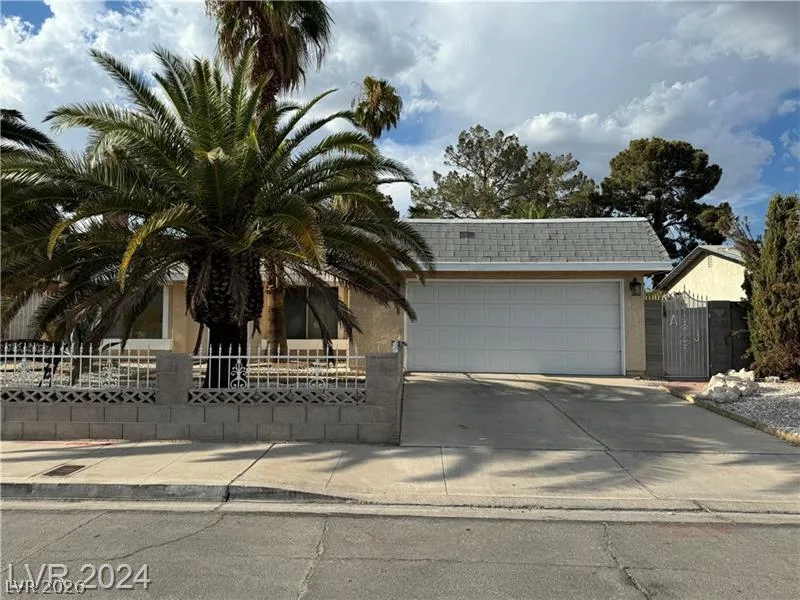 6450 Hummingbird Lane — photo 1