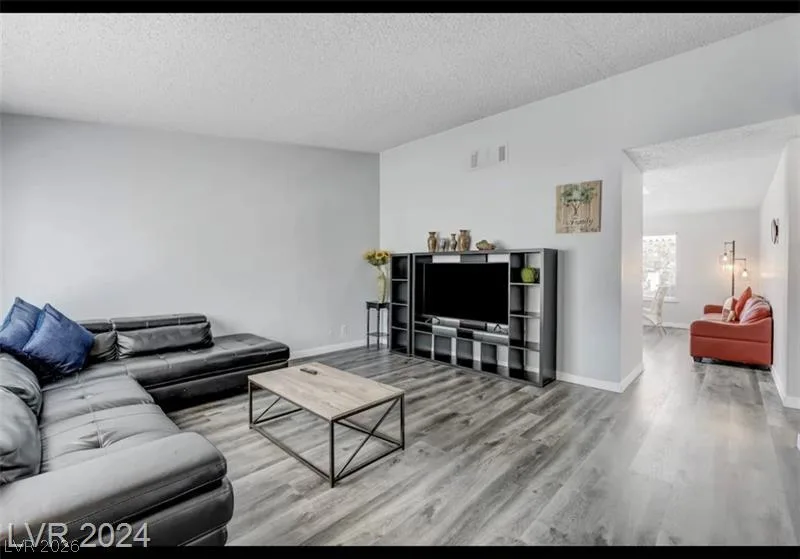 6450 Hummingbird Lane — photo 4