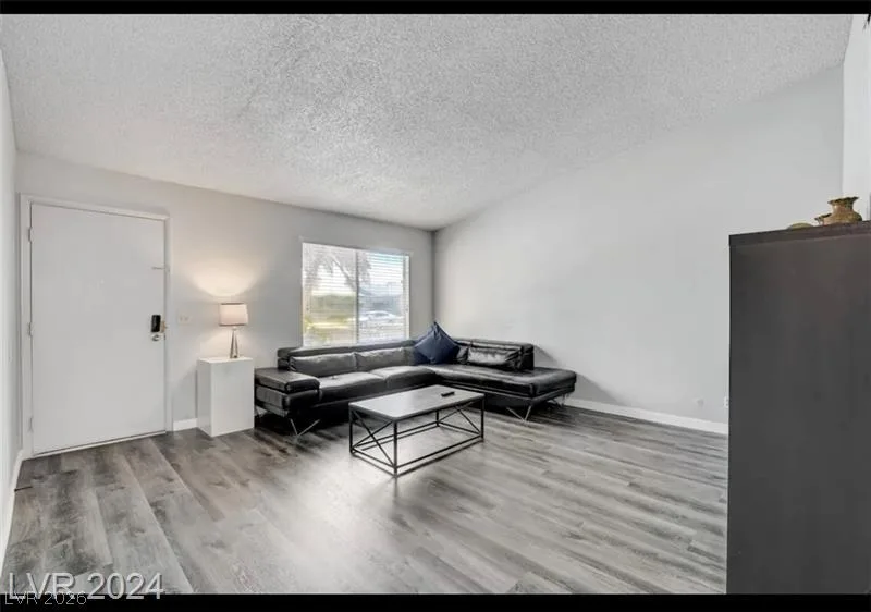 6450 Hummingbird Lane — photo 5