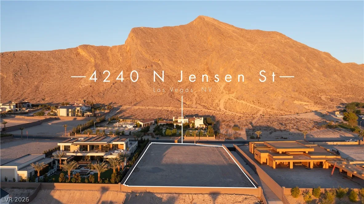 4240 North Jensen Street — photo 1
