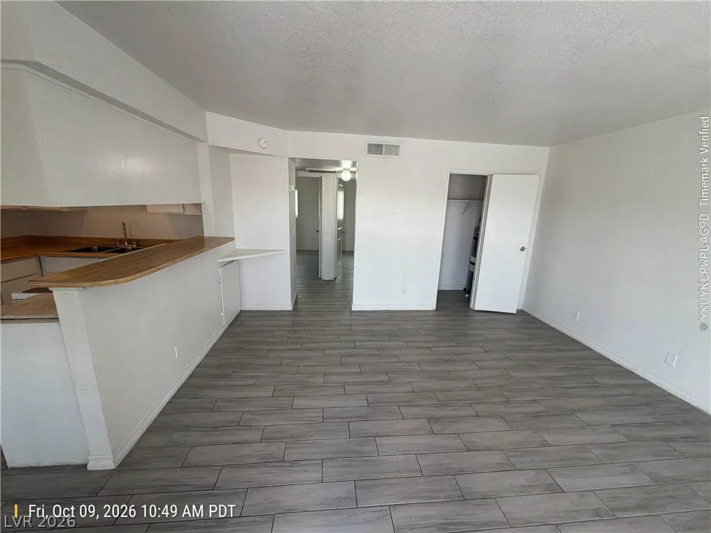 1896 Fulstone Way 4 — photo 2