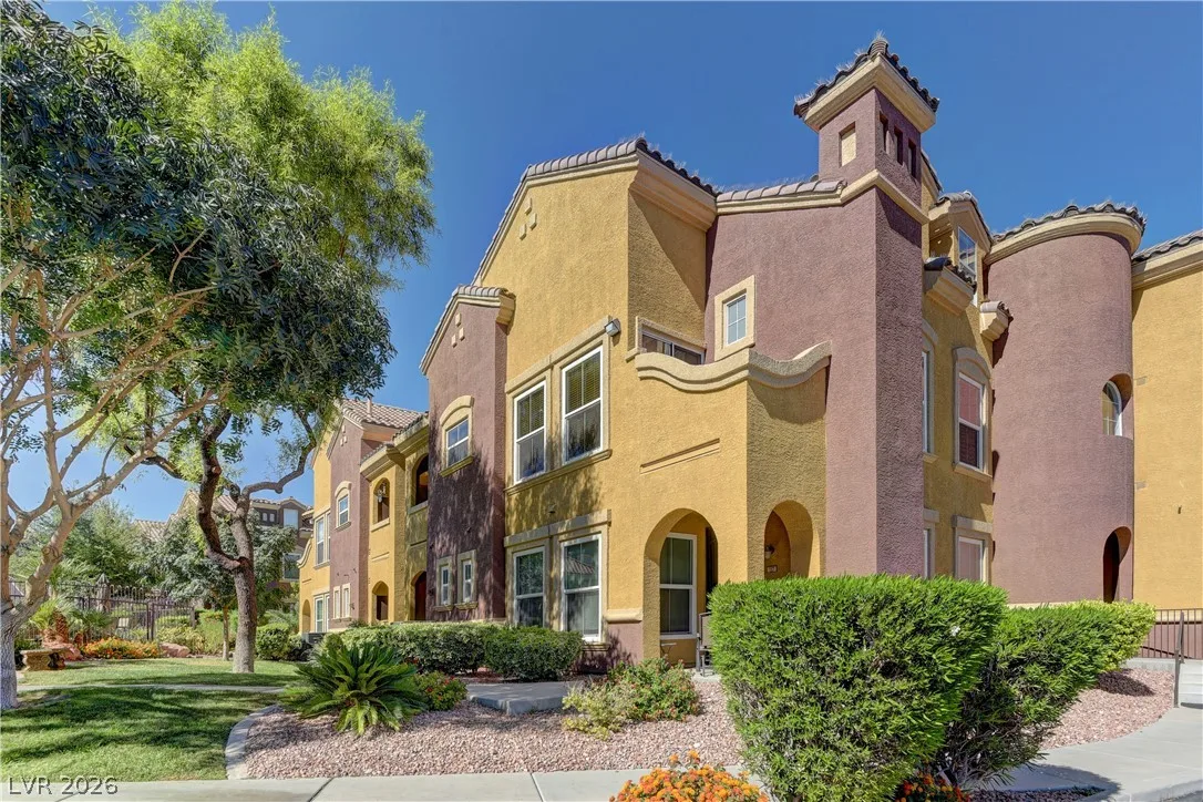 3975 North Hualapai Way 217 — photo 1