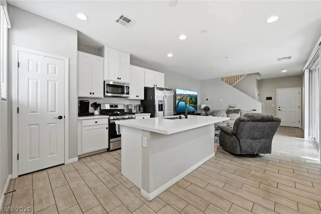 4562 Queens Hill Street — photo 5