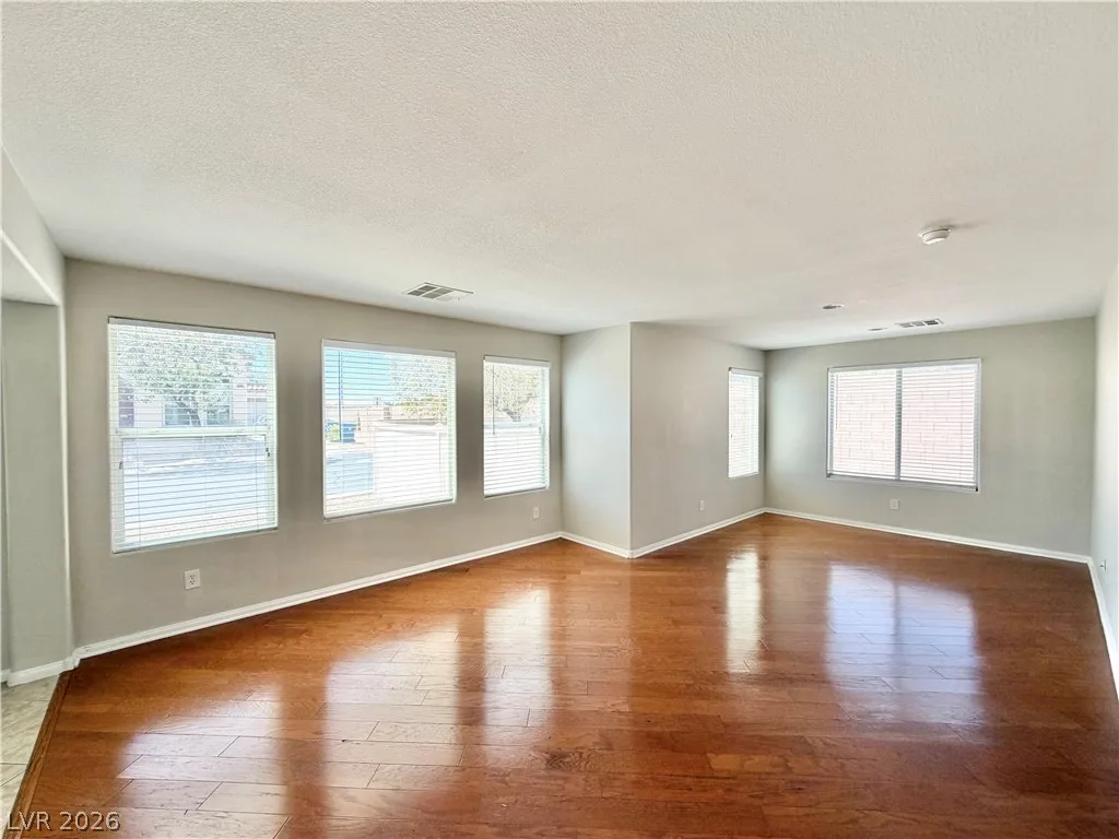 6435 Sean Creek Street — photo 4