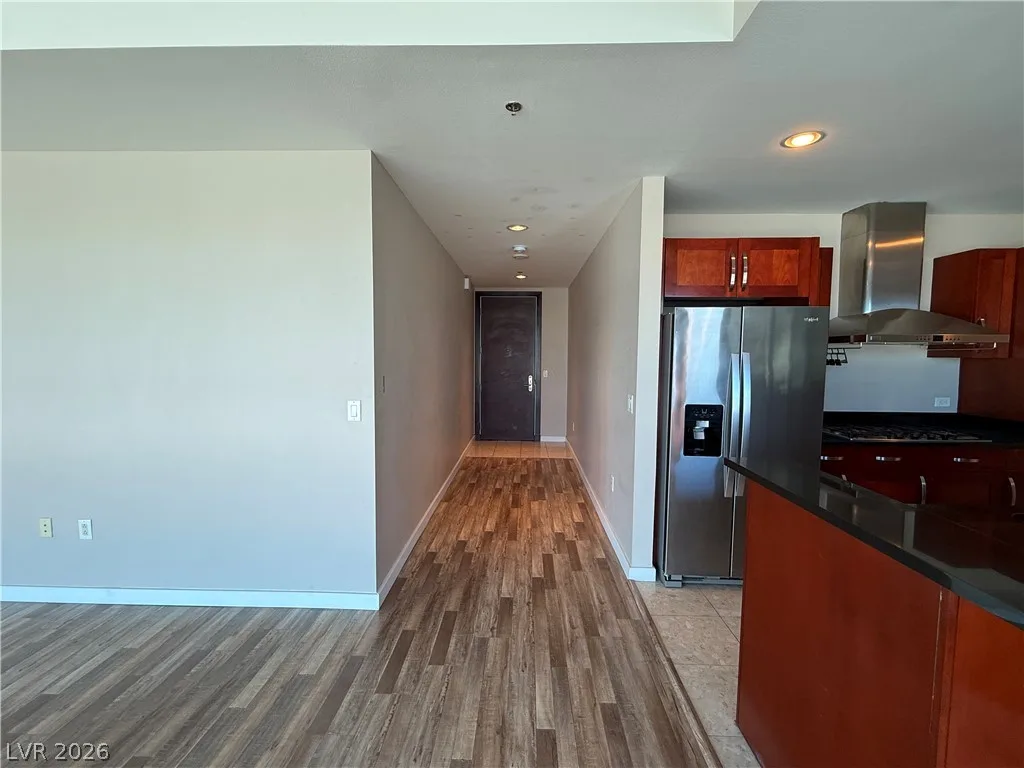 4575 DEAN MARTIN Drive 2008 — photo 1