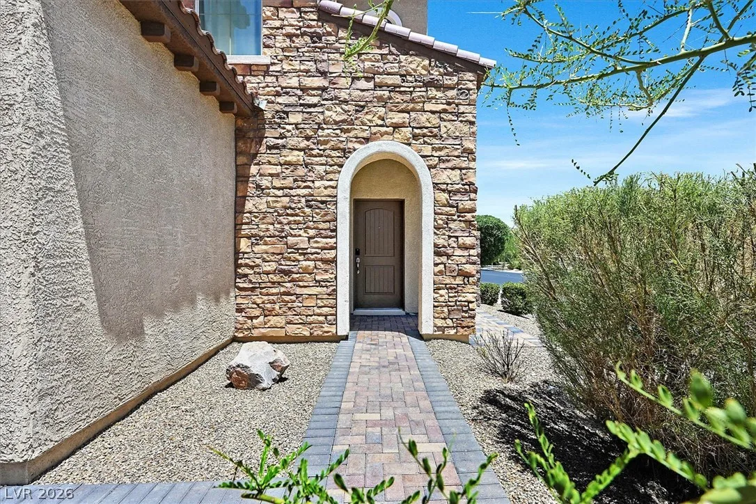 272 Finsbury Court — photo 2