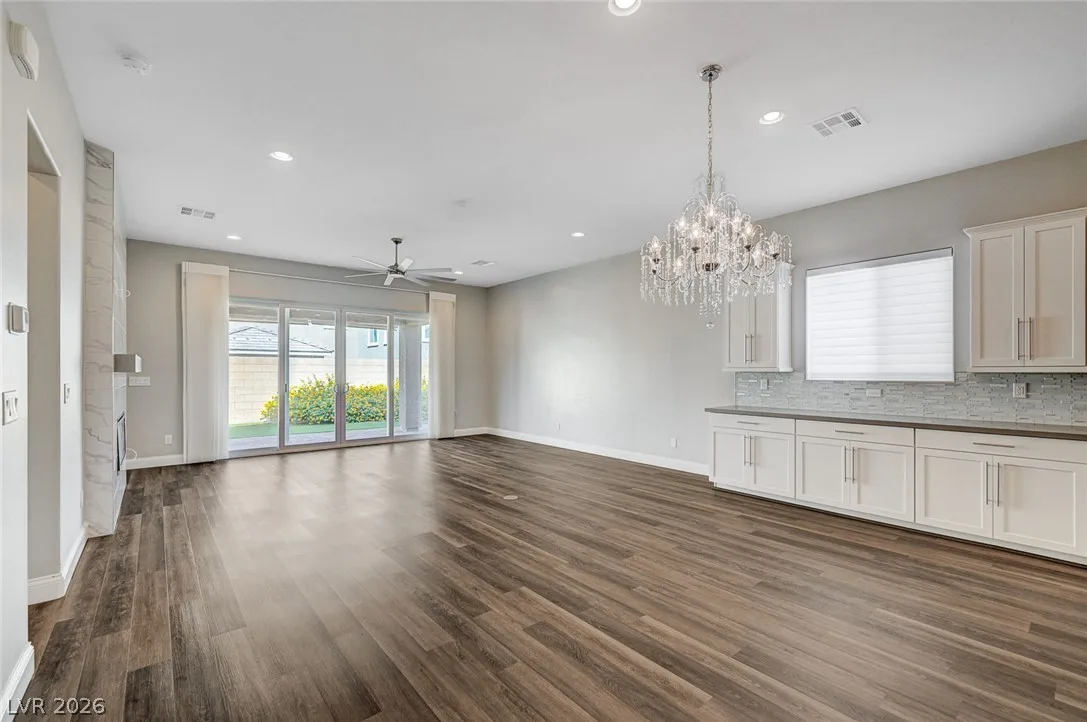 10160 Ocher Valley Avenue — photo 3
