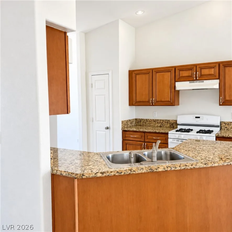 3644 Iverson Lane — photo 2
