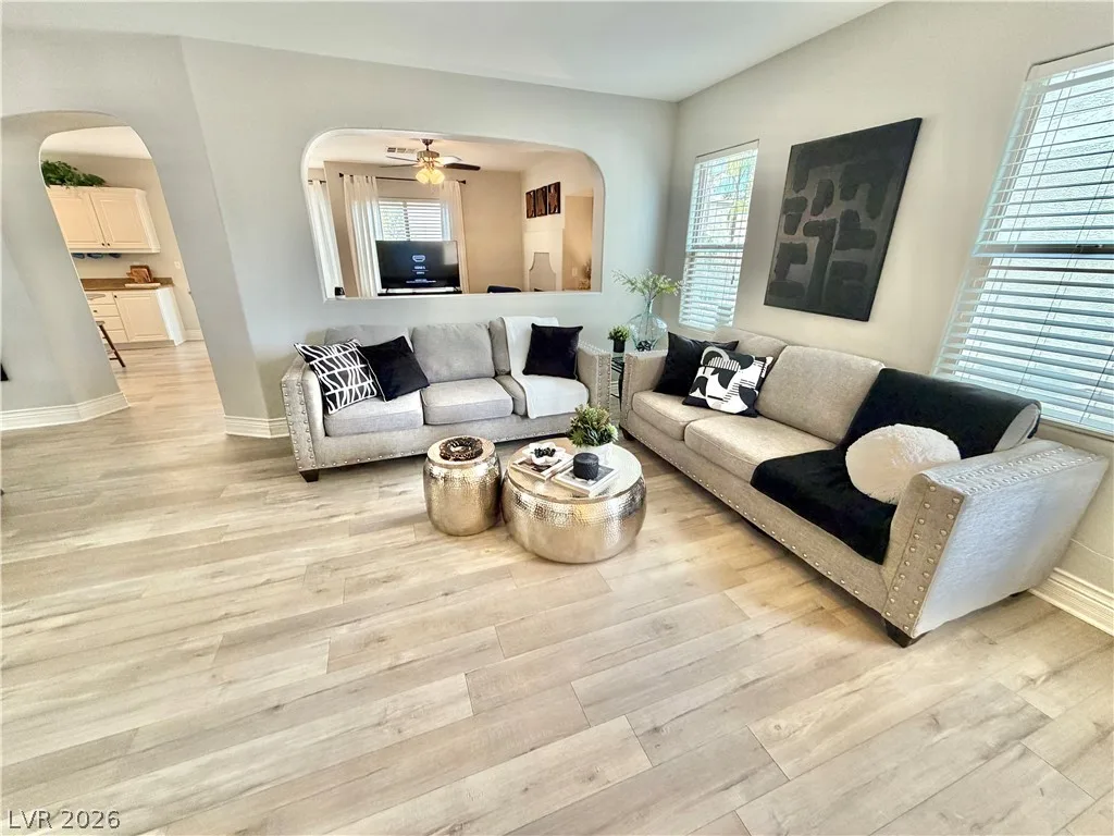 399 CENTER GREEN Drive — photo 3