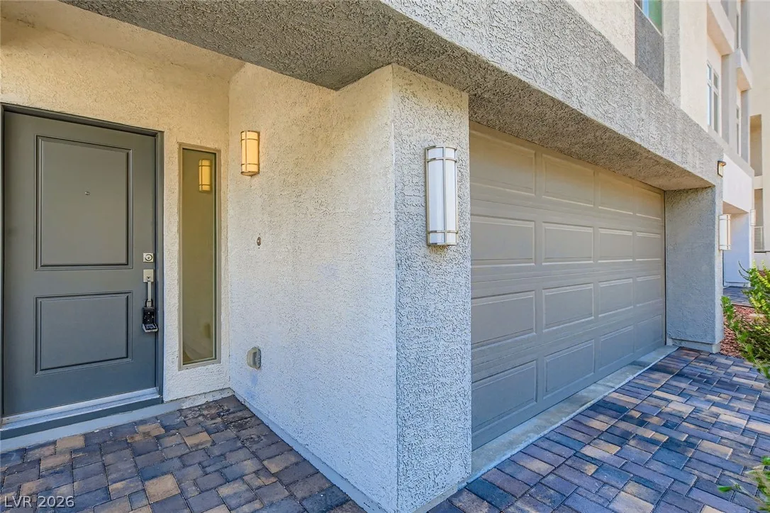 7966 Mountain Lilac Street — photo 3