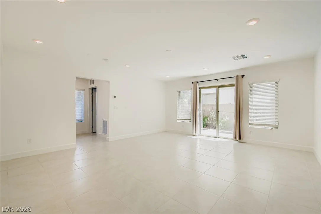 7966 Mountain Lilac Street — photo 5