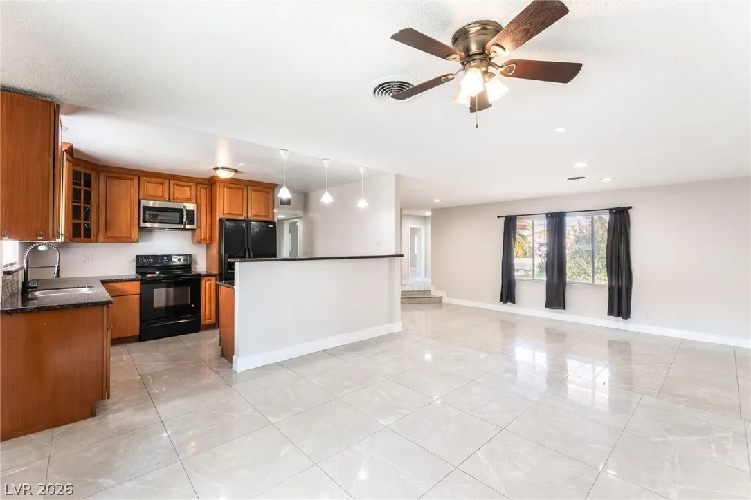 2163 Golden Arrow Drive — photo 3