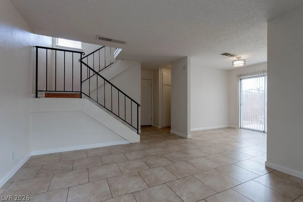 4362 Caliente Street 15 — photo 3