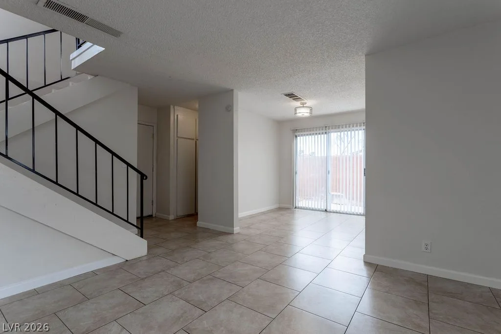 4362 Caliente Street 15 — photo 4