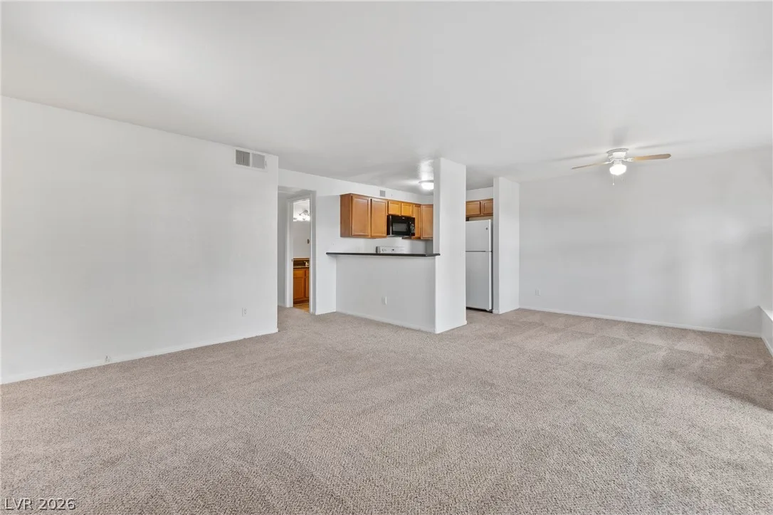9325 West Desert Inn Road 190 — photo 3