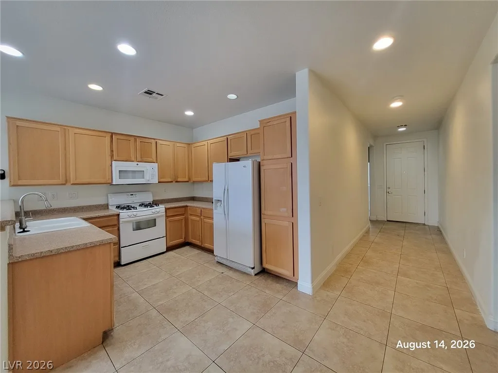 7280 Fountain Village Avenue — photo 5