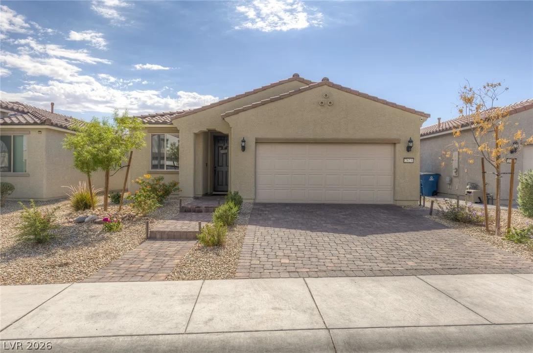 2623 Stanhurst Avenue — photo 1