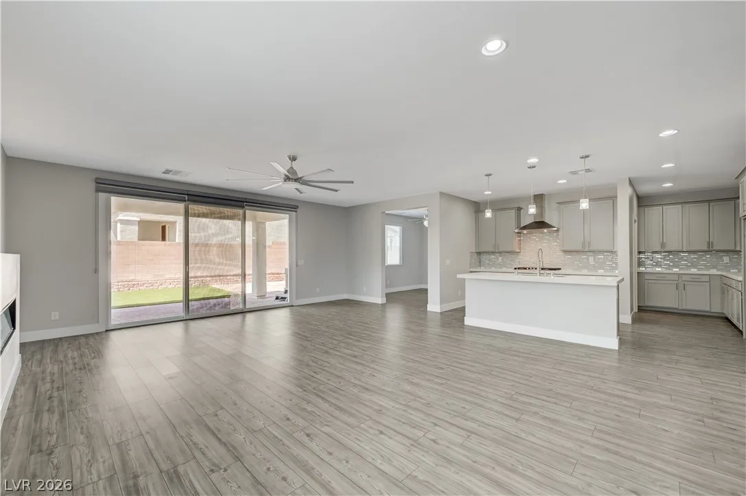 1830 Butterfly Colony Avenue — photo 4