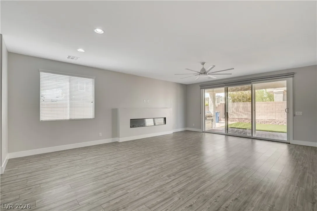 1830 Butterfly Colony Avenue — photo 5