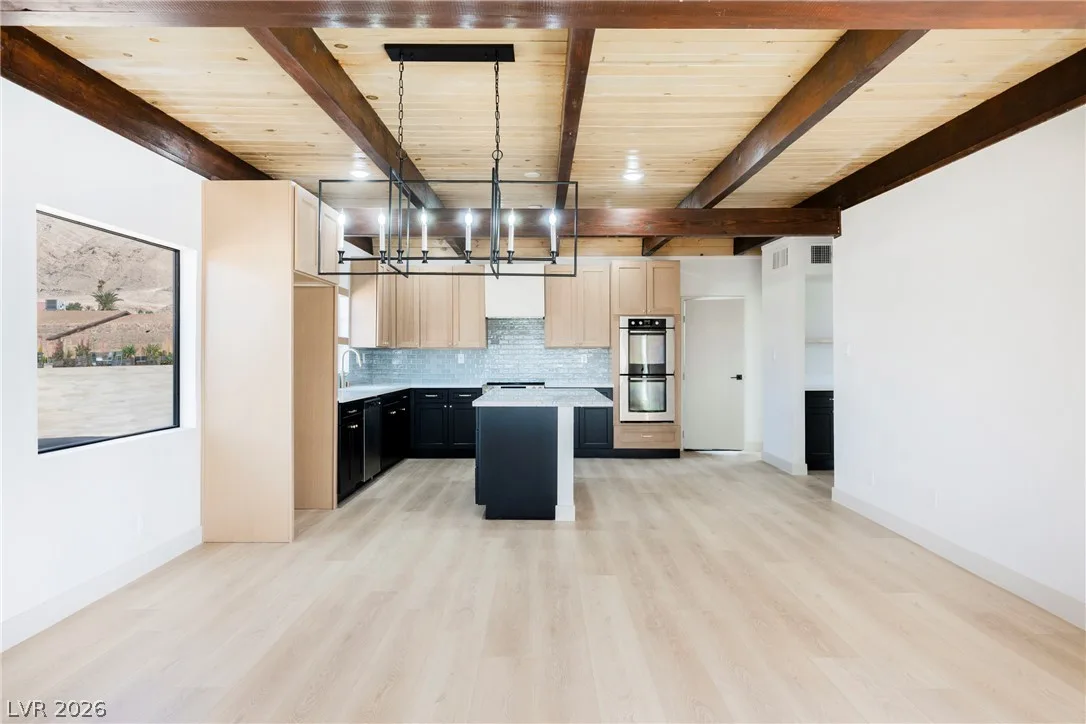 649 Wilshire Boulevard — photo 1