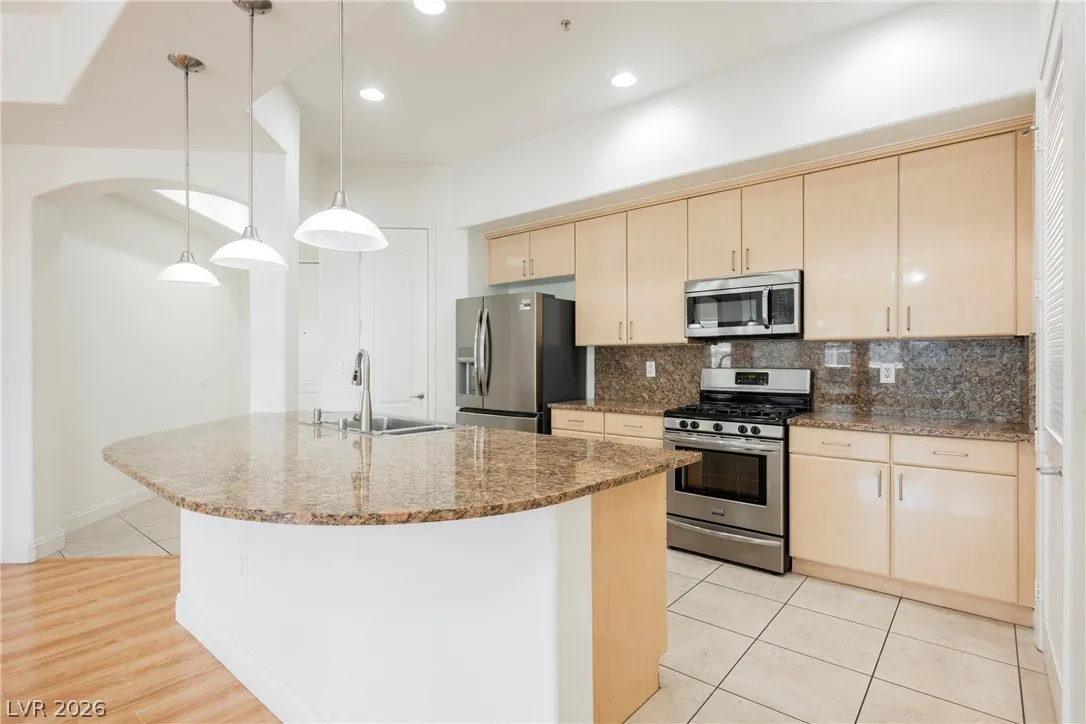 44 East Serene Avenue 402 — photo 4