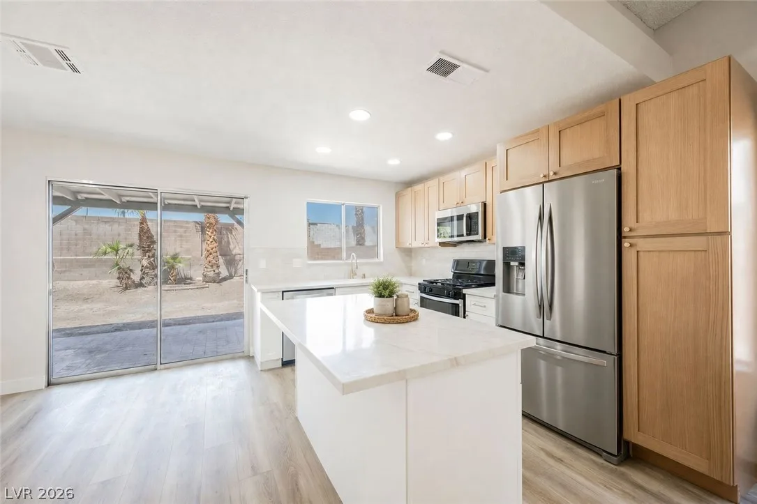 716 Kelso Way — photo 1