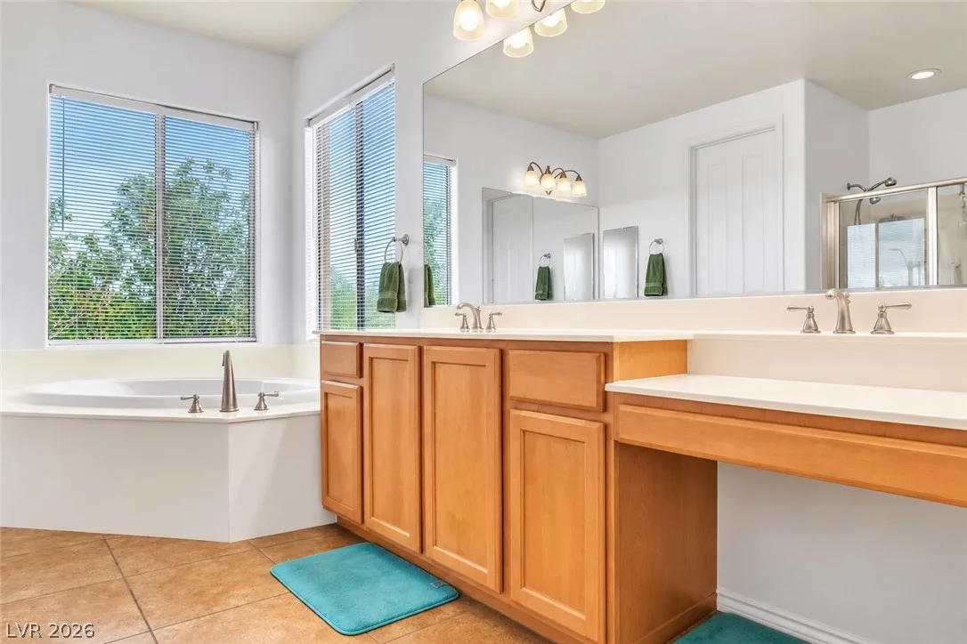 113 Peak Villa Avenue — photo 3